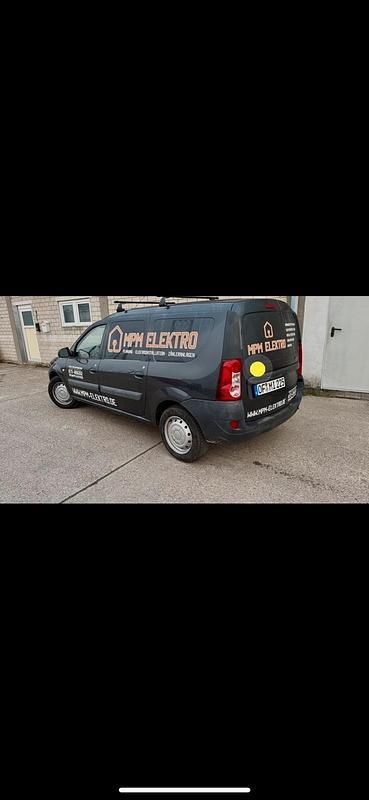 Grau Gebraucht 2011 Dacia Logan Limousine | 2.499 € (Fairer Preis) - Bild 1/4