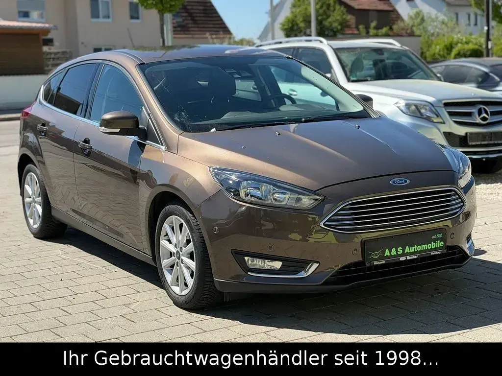 Second-hand Ford Focus Titanium 120 CP (88 kW) 2017 Maro Berlinǎ