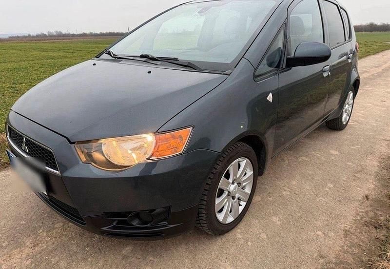 Gebraucht Mitsubishi Colt 95 PS (69 kW) 2012 Grau Kleinwagen