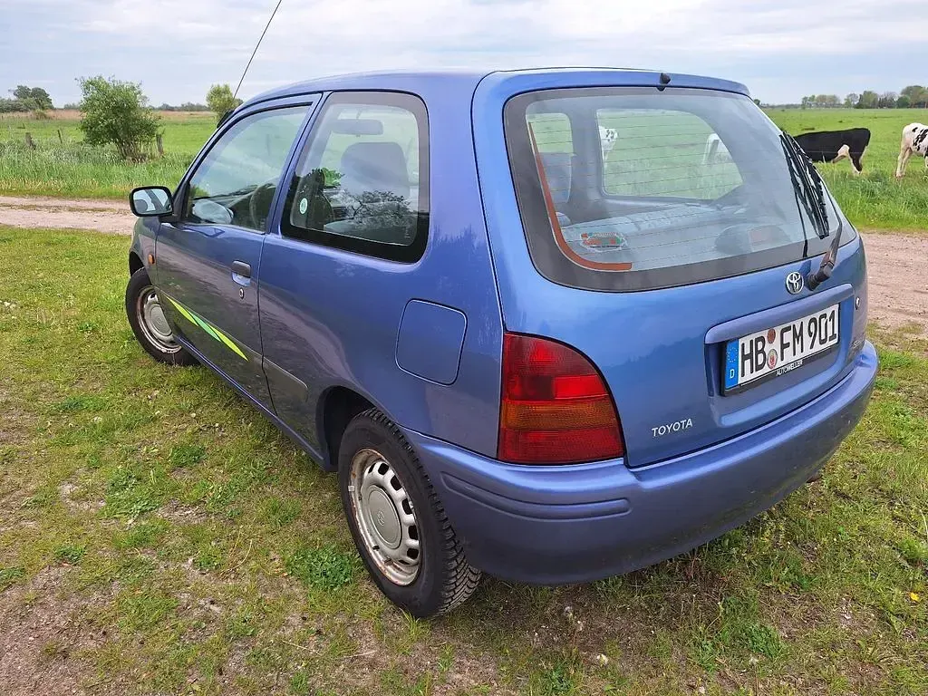 Gebraucht Toyota Starlet 75 PS (55 kW) 1997 Blau Kleinwagen