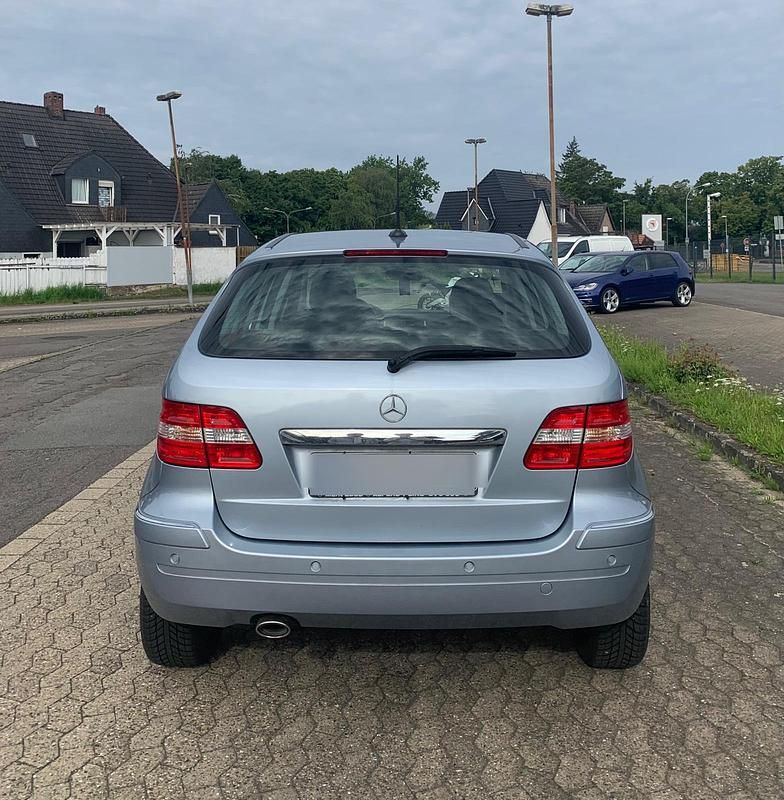 Gebraucht Mercedes B180 109 PS (80 kW) 2005 Blau Van / Kleinbus