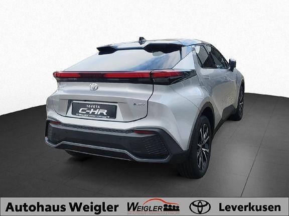 Gebraucht Toyota C-HR Team 197 PS (144 kW) 2024 Shimmering silver metallic / dach schwarz SUV