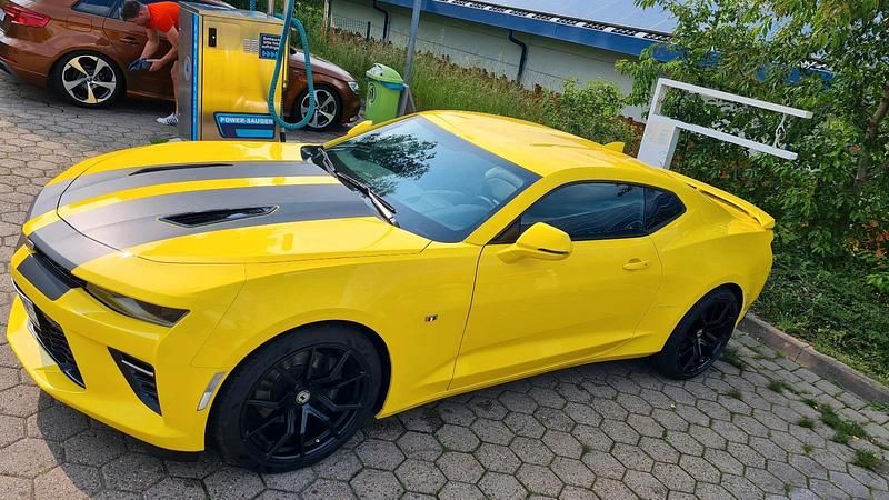 Gelb Gebraucht 2018 Chevrolet Camaro Coupé | 39.900 € (Superpreis) - Bild 1/4