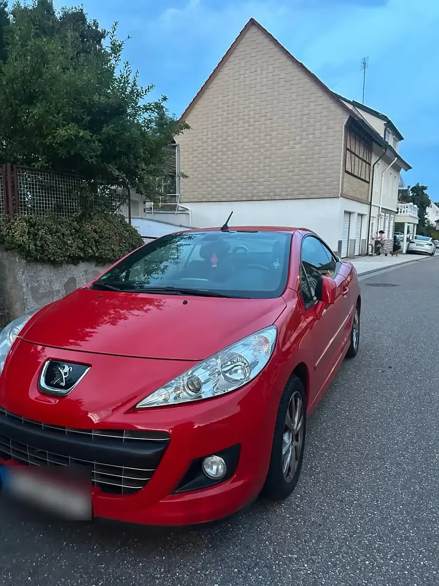 Gebraucht Peugeot 207 CC 120 PS (88 kW) 2012 Rot Cabrio