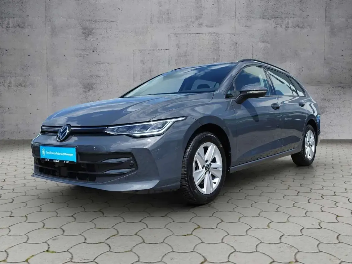Gebraucht VW Golf VIII Life 116 PS (85 kW) 2025 Delfingrau metallic Kombi