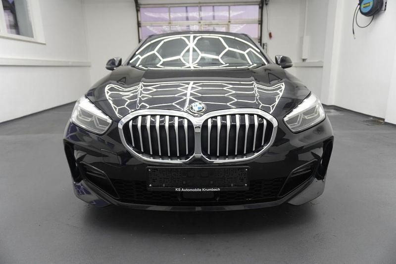 Schwarz Gebraucht 2021 BMW 120 M Sport Kleinwagen | 24.999 € (Fairer Preis) - Bild 1/4