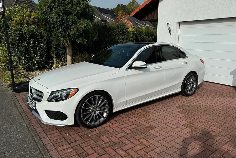 Weiß Gebraucht 2016 Mercedes C300 AMG Limousine | 24.999 € (Fairer Preis) - Bild 1/4