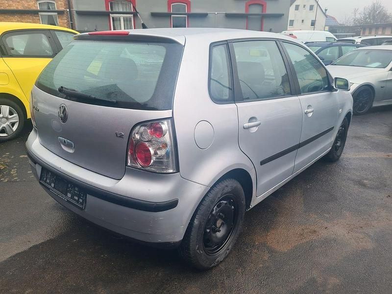 Gebraucht VW Polo 64 PS (47 kW) 2004 Silber Kleinwagen