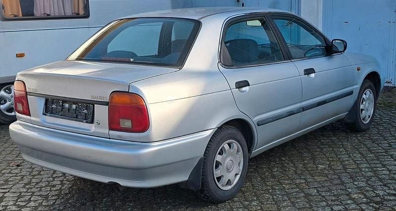 Gebraucht Suzuki Baleno 99 PS (72 kW) 1994 Silber Limousine