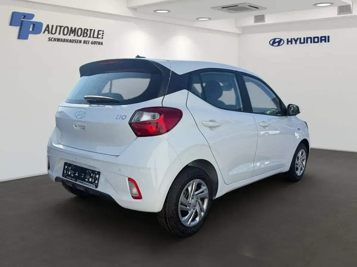 Gebraucht Hyundai i10 Select 63 PS (46 kW) 2024 Weiß Kleinwagen