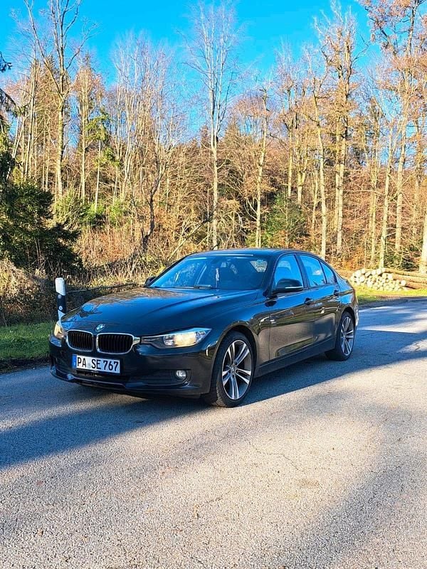 Schwarz Gebraucht 2013 BMW 318 Limousine | 7.900 € (Superpreis) - Bild 1/4