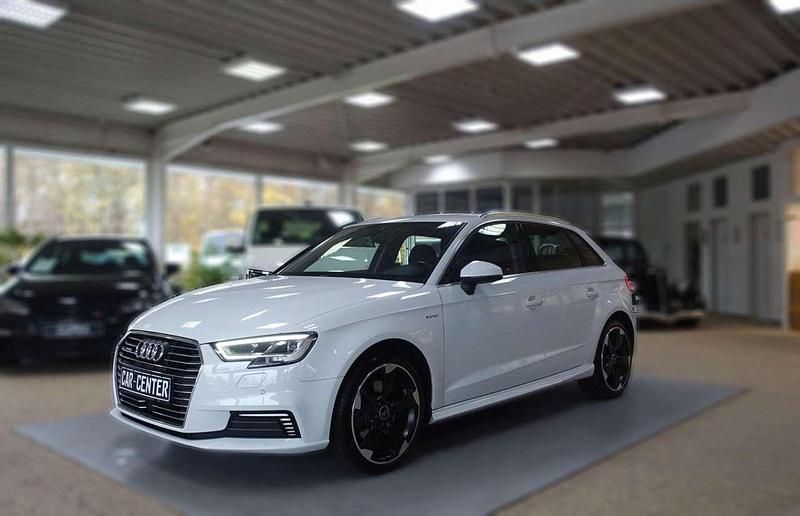 Gletscherweiß metallic (metallic) Gebraucht 2018 Audi A3 Sportback e-tron Kleinwagen | 16.750 € (Fairer Preis) - Bild 1/4