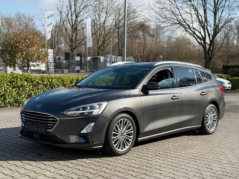 Gebraucht Ford Focus Titanium 150 PS (110 kW) 2018 Grau Limousine