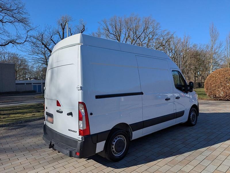 Gebraucht Renault Master 100 PS (73 kW) 2021 Weiß Van / Kleinbus