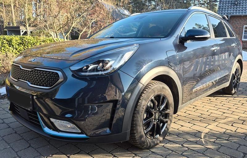 Gebraucht Kia Niro Spirit 141 PS (103 kW) 2018 Blau SUV