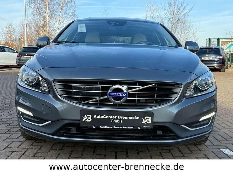 Gebraucht Volvo V60 Summum 224 PS (164 kW) 2017 Grau Kombi