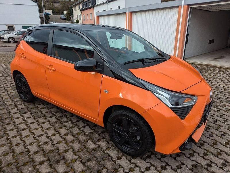 Gebraucht Toyota Aygo X-cite 72 PS (52 kW) 2019 Orange Kleinwagen