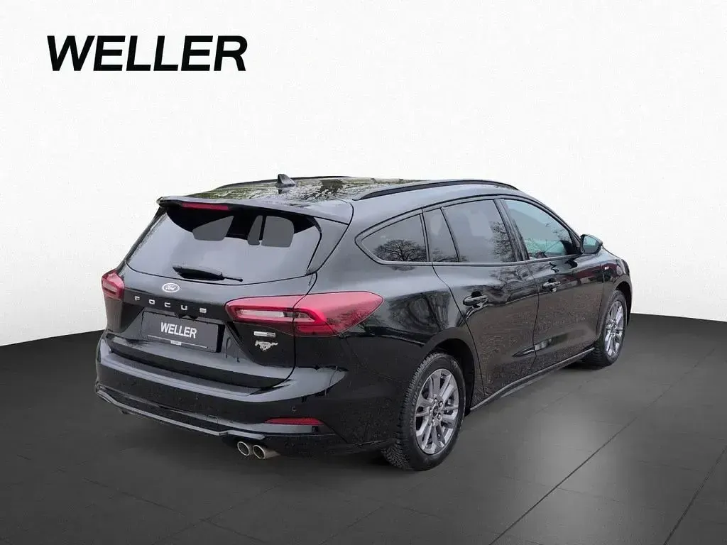 Gebraucht Ford Focus ST-Line 125 PS (91 kW) 2023 Agate black metallic (schwarz) Limousine
