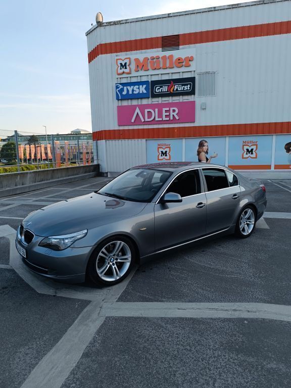 Grau Gebraucht 2009 BMW 520 Limousine | 8.790 € (Etwas zu teuer) - Bild 1/4