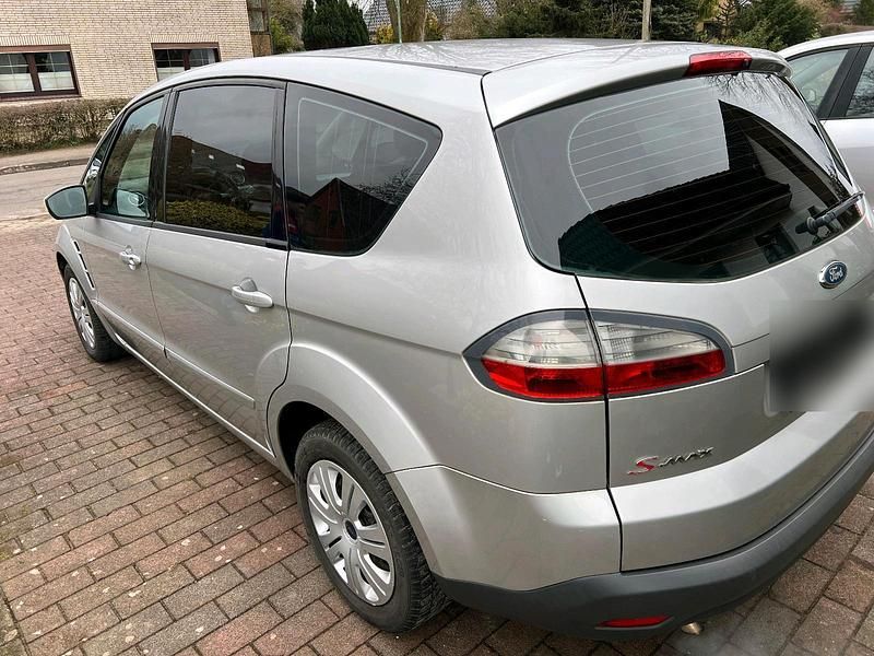 Usado Ford S-MAX S 150 HP (110 kW) 2008 Prateado Monovolume