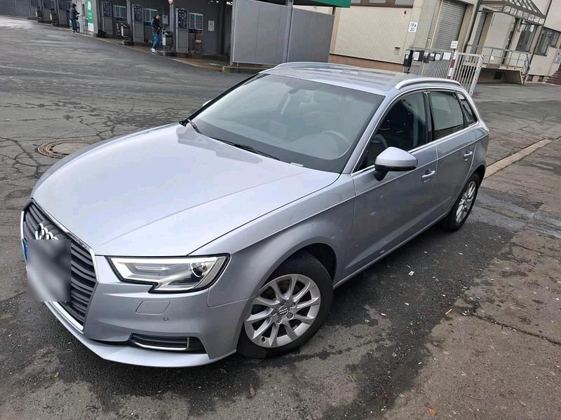 Gebraucht Audi A3 116 PS (85 kW) 2018 Silber Limousine