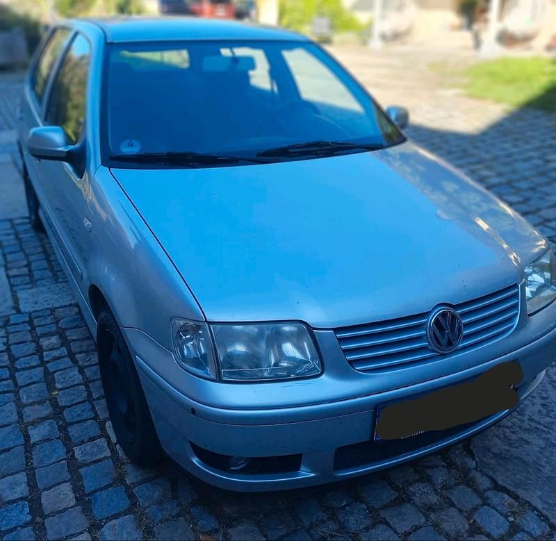 Silber Gebraucht 2001 VW Polo Kleinwagen | 450 € (Superpreis) - Bild 1/3