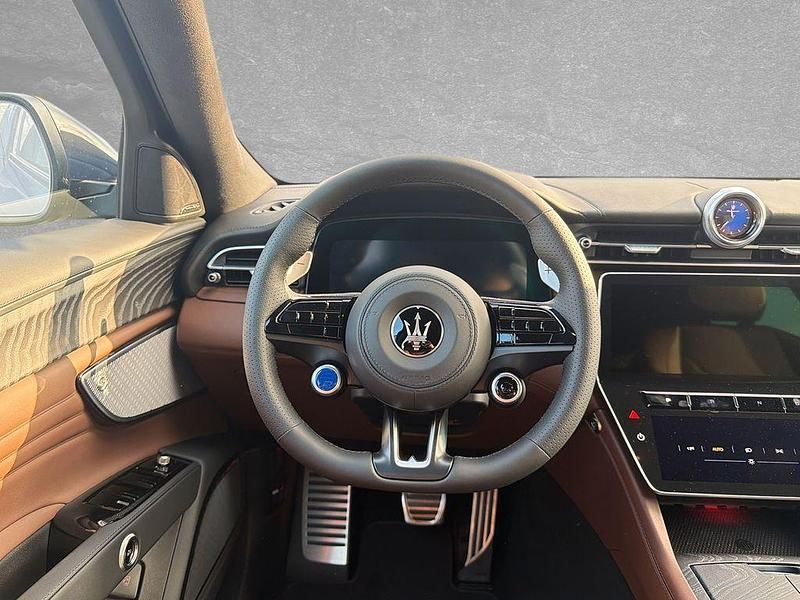 Neu Maserati Grecale 330 PS (242 kW) 2026 Night interaction SUV