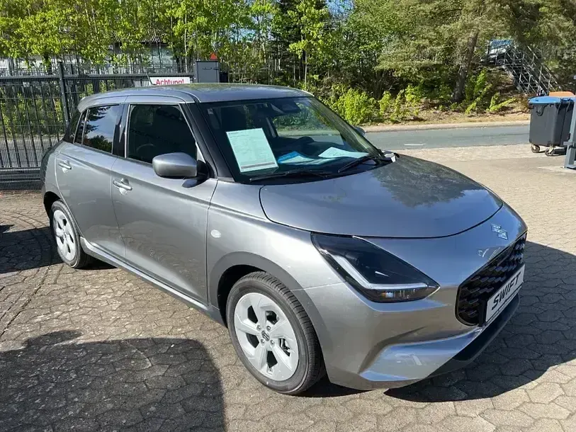 Neu Suzuki Swift Comfort 82 PS (60 kW) 2026 Premium silver metallic Kleinwagen
