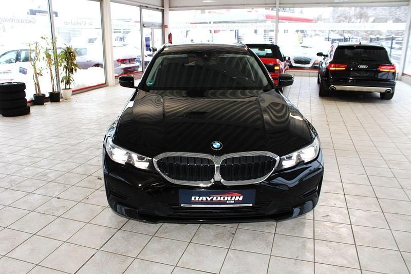 Gebraucht BMW 318 Sport Line 150 PS (110 kW) 2022 Schwarz Kombi
