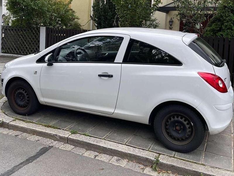Weiß Gebraucht 2012 Opel Corsa Edition Limousine | 3.000 € (Guter Preis) - Bild 1/4