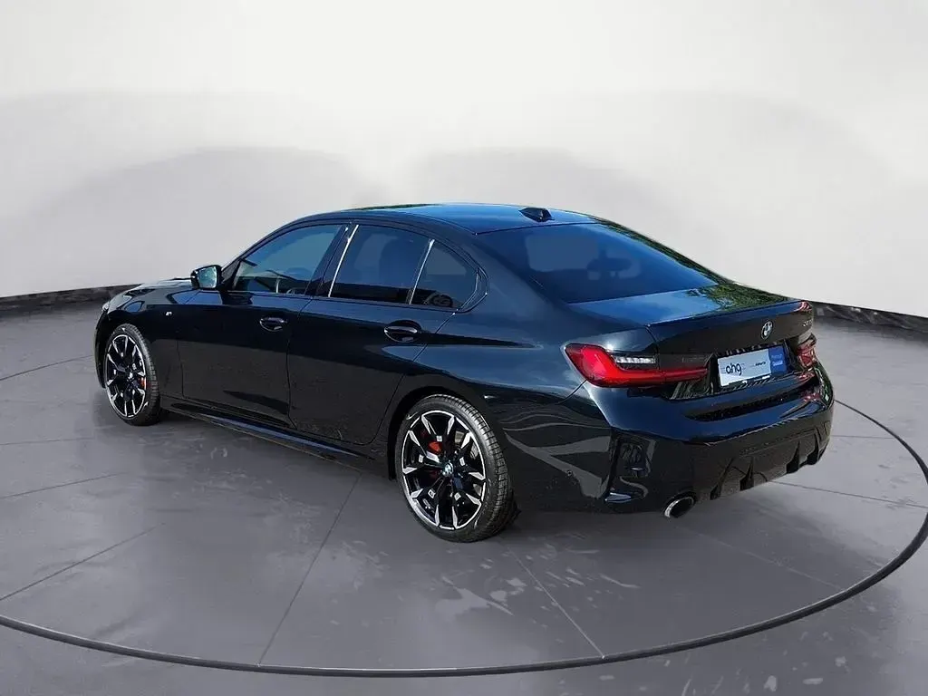 Gebraucht BMW 320 M Sport 184 PS (135 kW) 2025 Schwarz Limousine