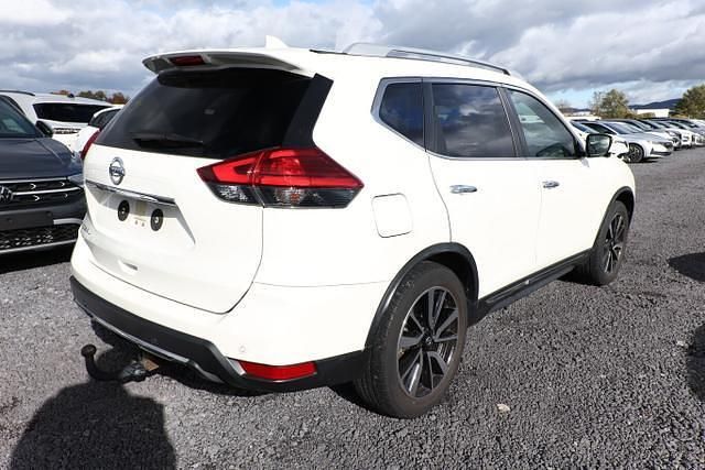 Weiß metallic weiß metallic Gebraucht 2018 Nissan X-Trail Tekna SUV | 20.916 € (Teuer) - Bild 1/4