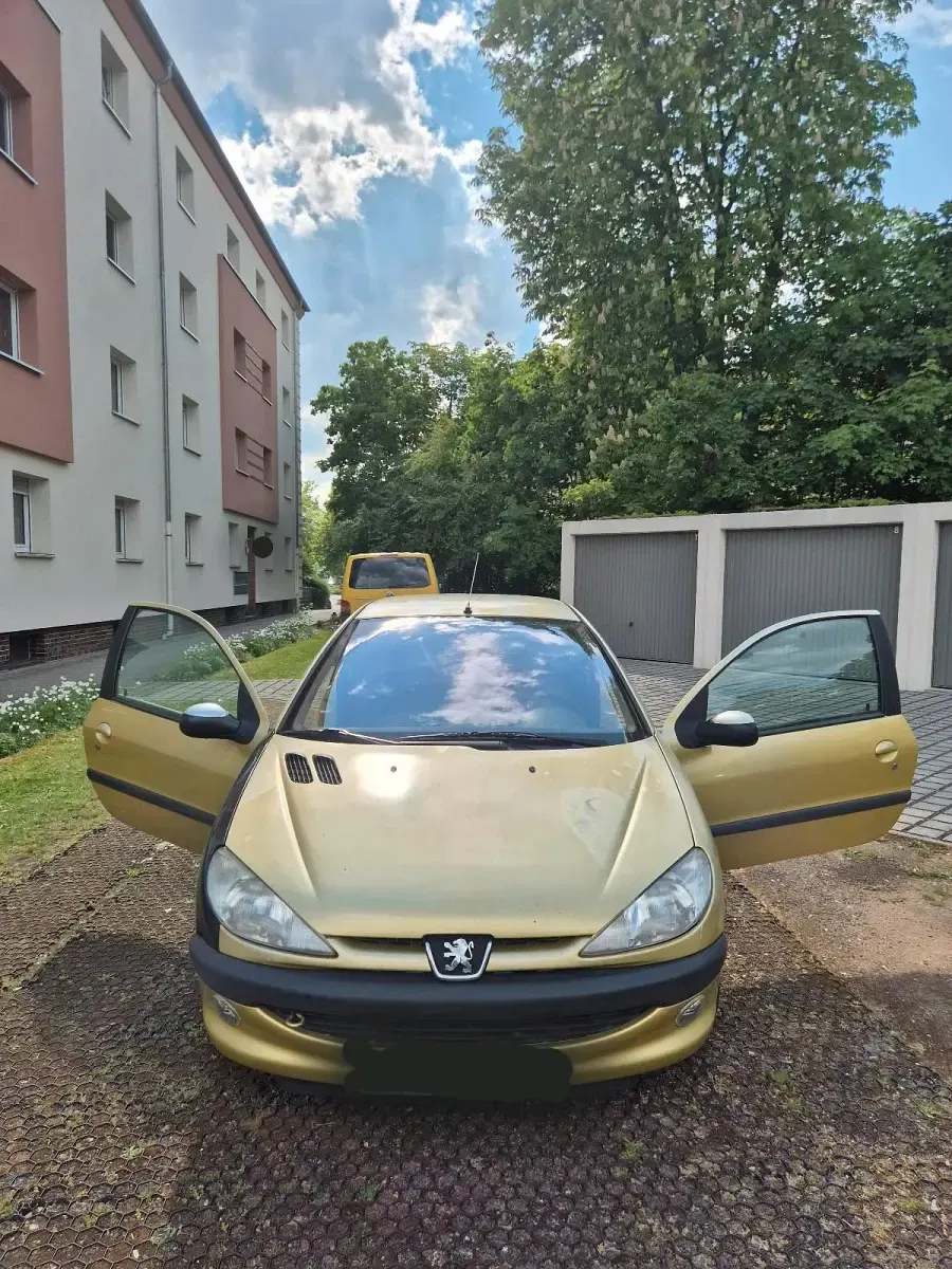 Gebraucht Peugeot 206 75 PS (55 kW) 2002 Gold Kleinwagen