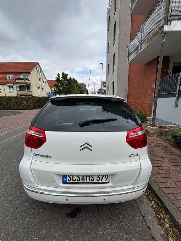 Weiß Gebraucht 2010 Citroën C4 Picasso Exclusive Van / Kleinbus | 3.300 € (Fairer Preis) - Bild 1/4