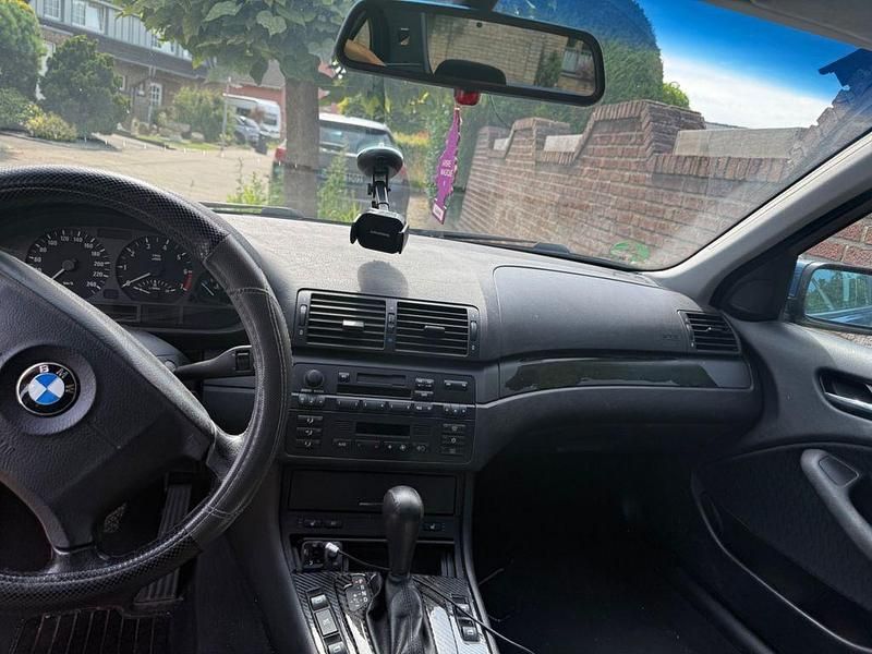 Blau Gebraucht 2000 BMW 318 Limousine | 1.750 € (Fairer Preis) - Bild 1/4