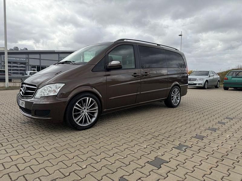 Gebraucht Mercedes Viano Edition 224 PS (164 kW) 2012 Braun Van / Kleinbus