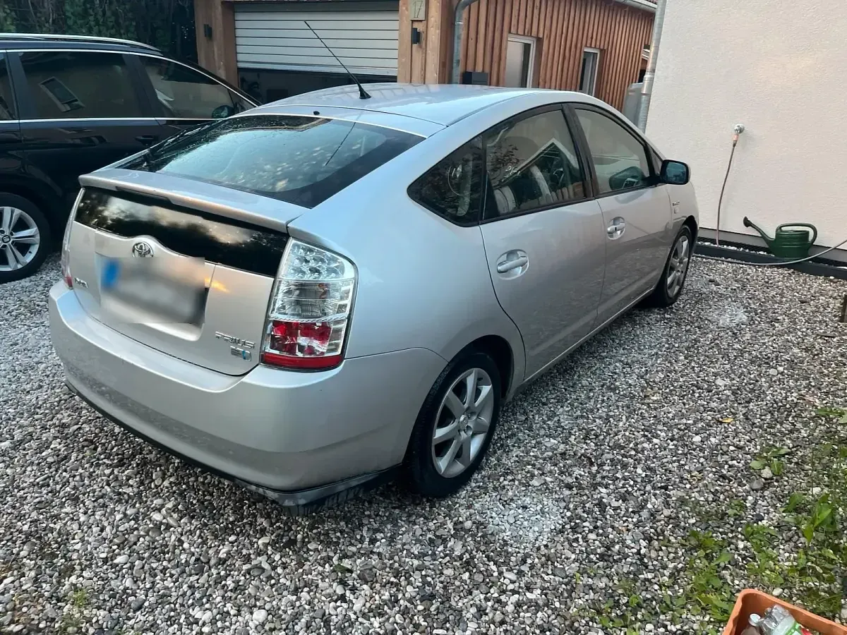 Gebraucht Toyota Prius 113 PS (83 kW) 2007 Silber Kleinwagen