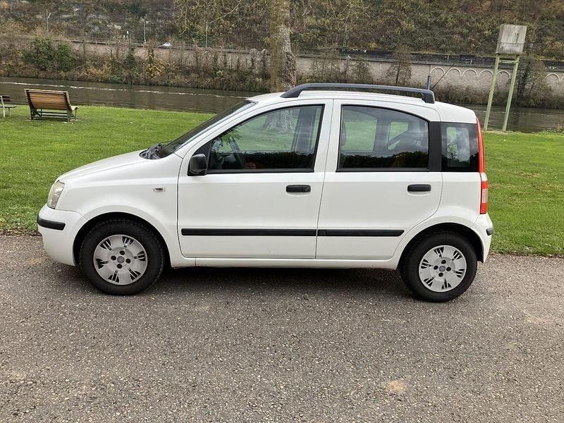 Weiß Gebraucht 2009 Fiat Panda Limousine | 1.750 € (Fairer Preis) - Bild 1/4