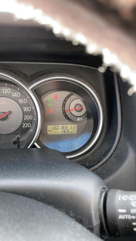 Gebraucht Nissan Tiida 126 PS (92 kW) 2008 Schwarz Kleinwagen