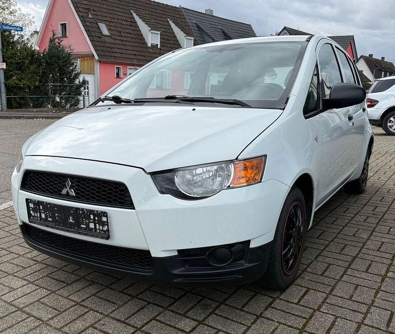 Gebraucht Mitsubishi Colt Inform 75 PS (55 kW) 2013 Weiß Limousine