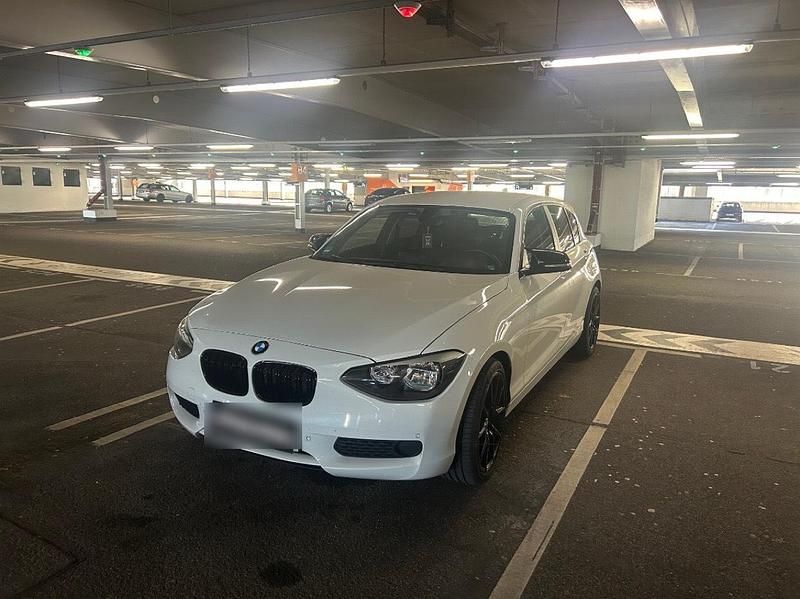 Weiß Gebraucht 2012 BMW 114 Basis Kleinwagen | 8.500 € (Fairer Preis) - Bild 1/4
