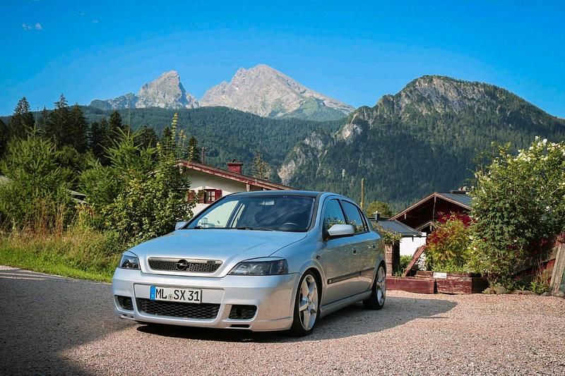 Silber Gebraucht 2002 Opel Astra Limousine | 2.500 € (Teuer) - Bild 1/4