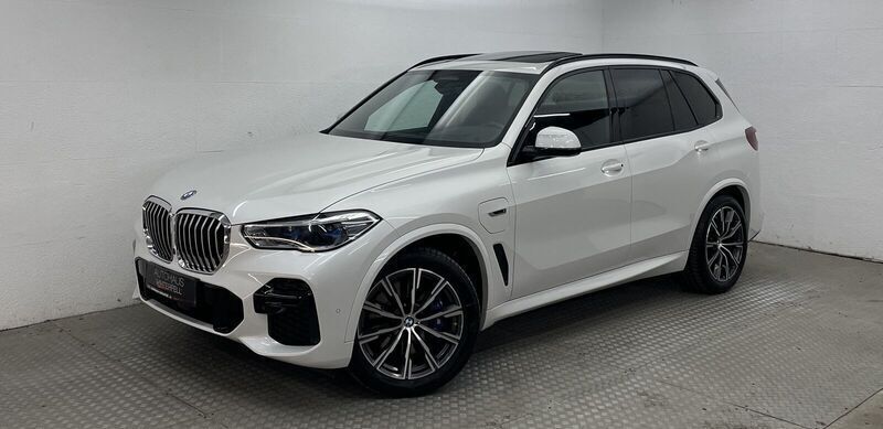 Mineralweiss metallic Gebraucht 2022 BMW X5 M Sport SUV | 55.400 € (Guter Preis) - Bild 1/4