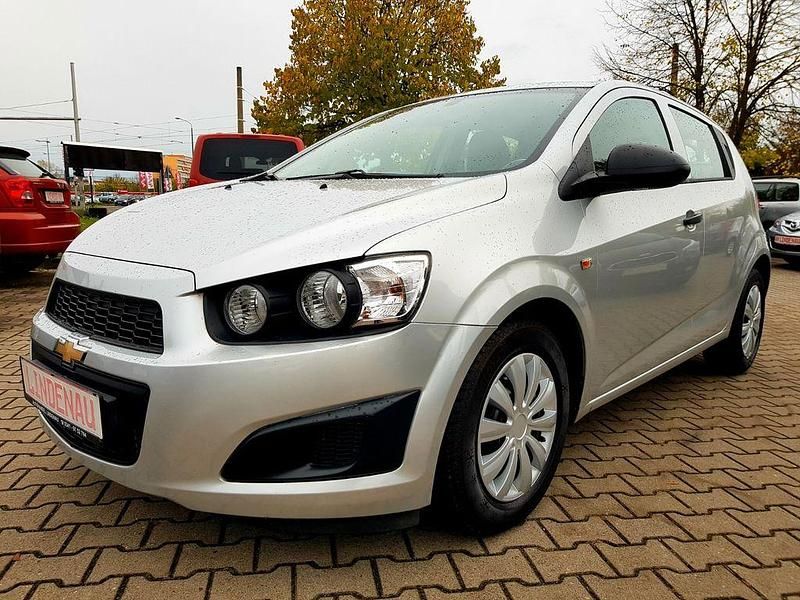 Silber Gebraucht 2012 Chevrolet Aveo LT Limousine | 4.499 € (Fairer Preis) - Bild 1/4