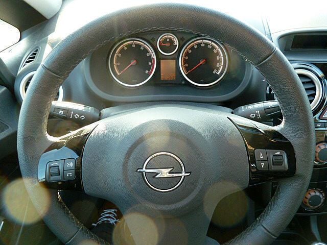 Gebraucht Opel Corsa 86 PS (63 kW) 2014 Silber metallic Kleinwagen