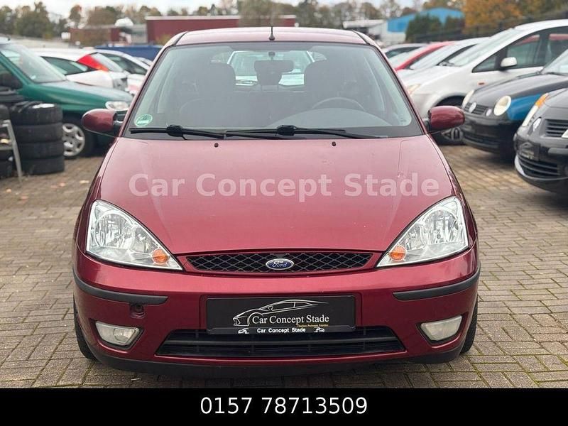 Gebraucht Ford Focus Trend 101 PS (74 kW) 2003 Rot Limousine
