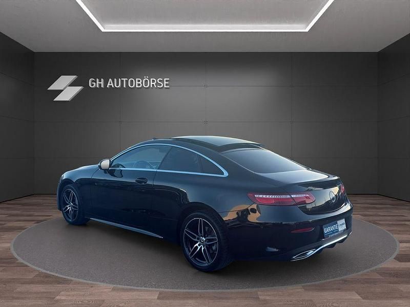 Gebraucht Mercedes E200 AMG line 184 PS (135 kW) 2018 Schwarz Coupé