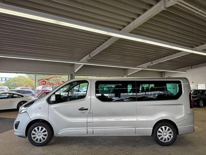 Gebraucht Opel Vivaro 146 PS (107 kW) 2017 Silber Van / Kleinbus