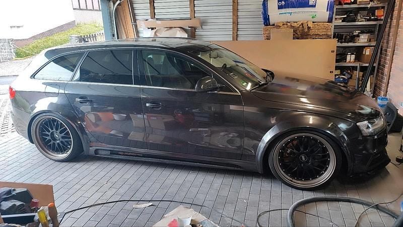 Grau Gebraucht 2008 Audi A4 Kombi | 8.500 € (Teuer) - Bild 1/4