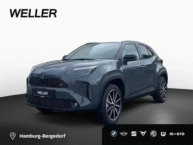 Grau Neu 2025 Toyota Yaris Hybrid Sport Kleinwagen | 32.690 € - Bild 1/4